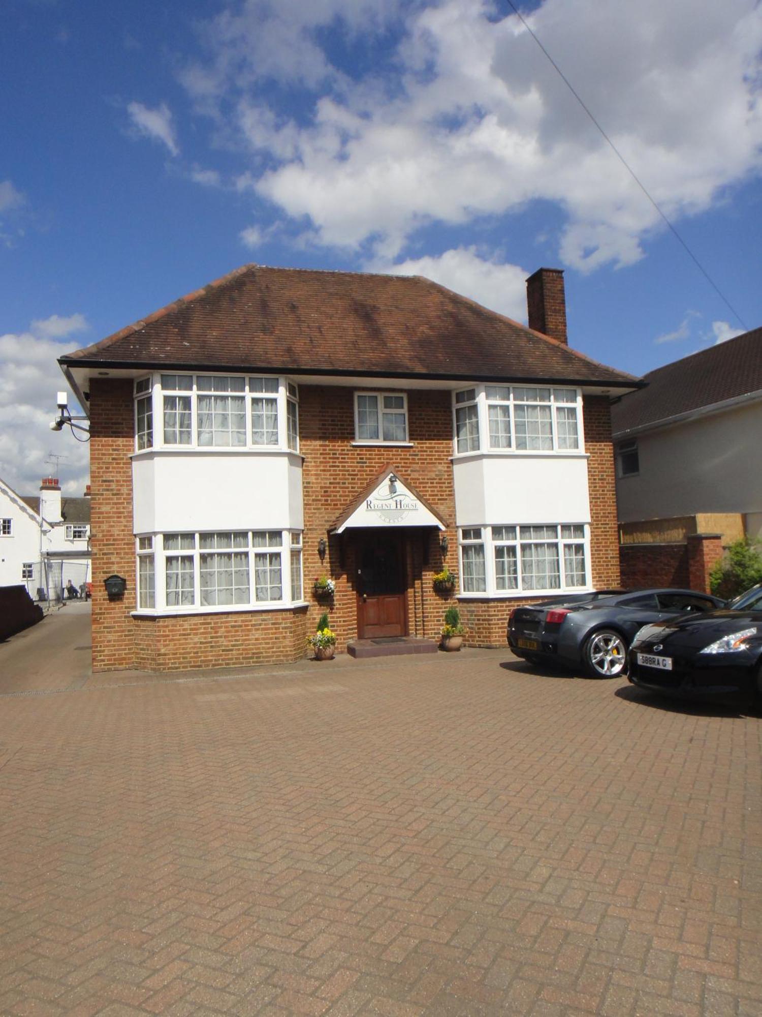 Gibtel Lodge & Cafe Slough Exterior photo
